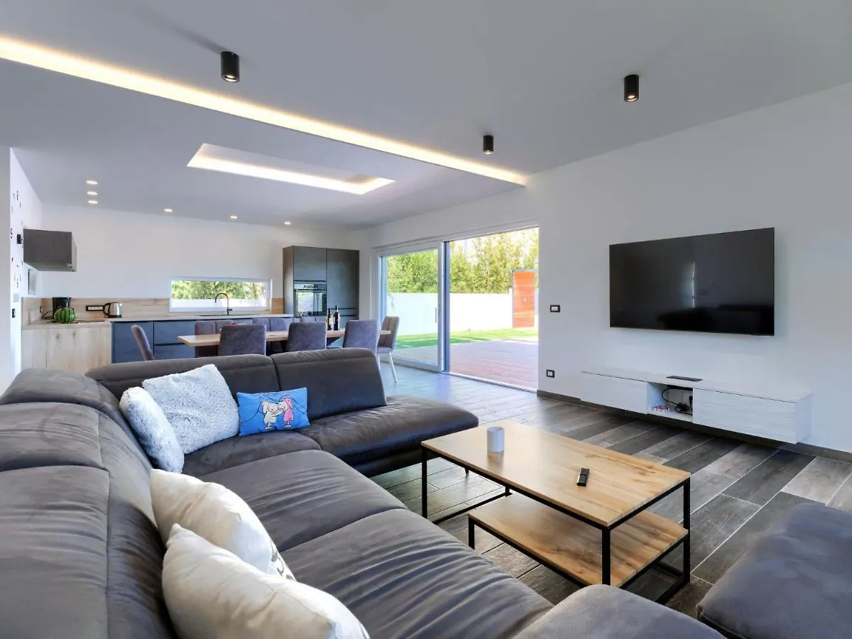 Holiday Home Villa Dora By Interhome Pula