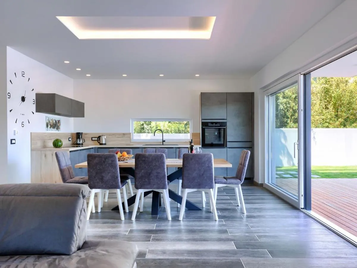 Holiday Home Villa Dora By Interhome Pula