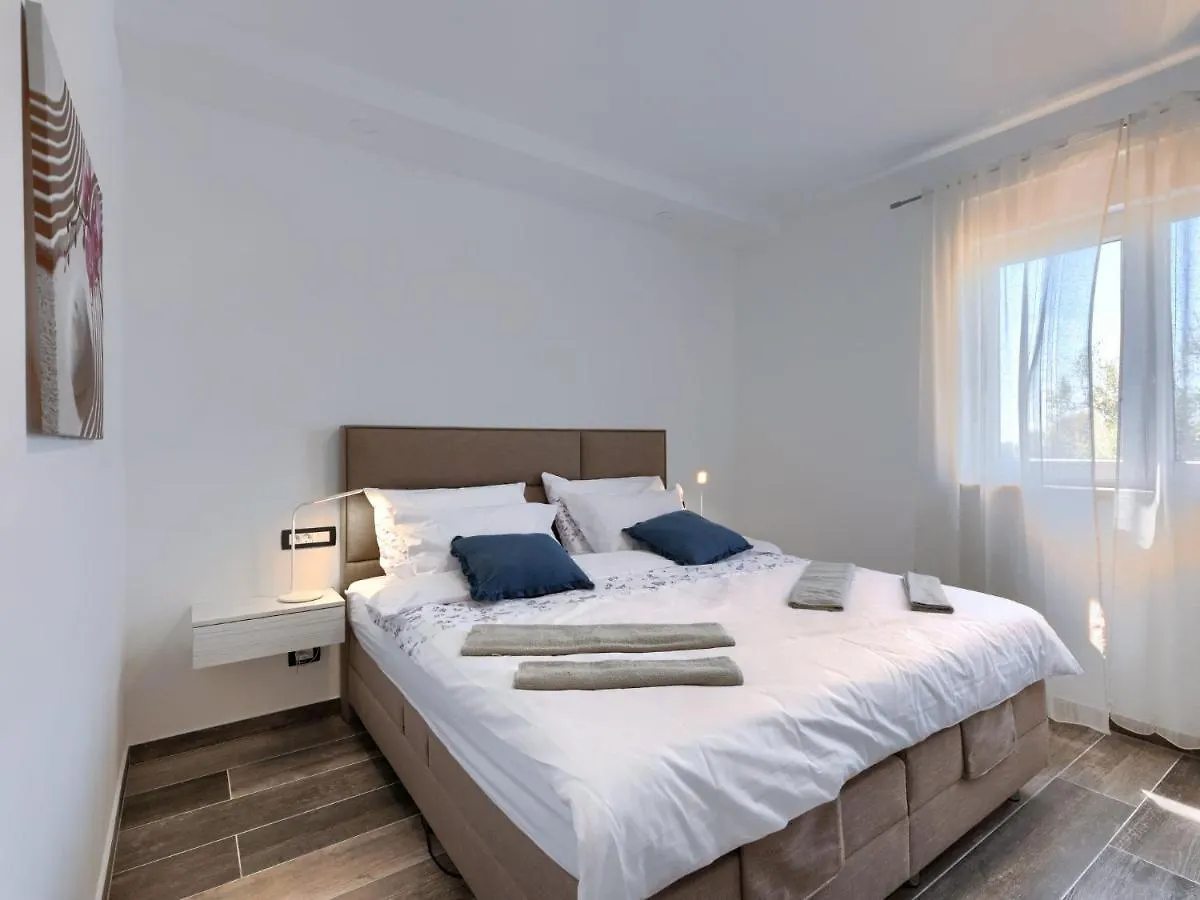 Holiday Home Villa Dora By Interhome Pula