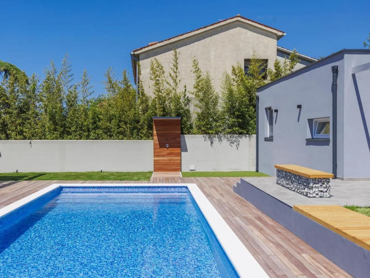 Holiday Home Villa Dora By Interhome Pula